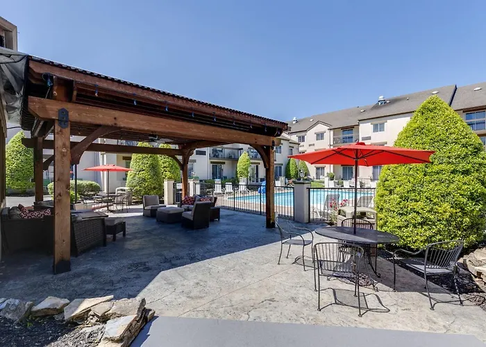 Club Hotel Nashville Inn & Suites